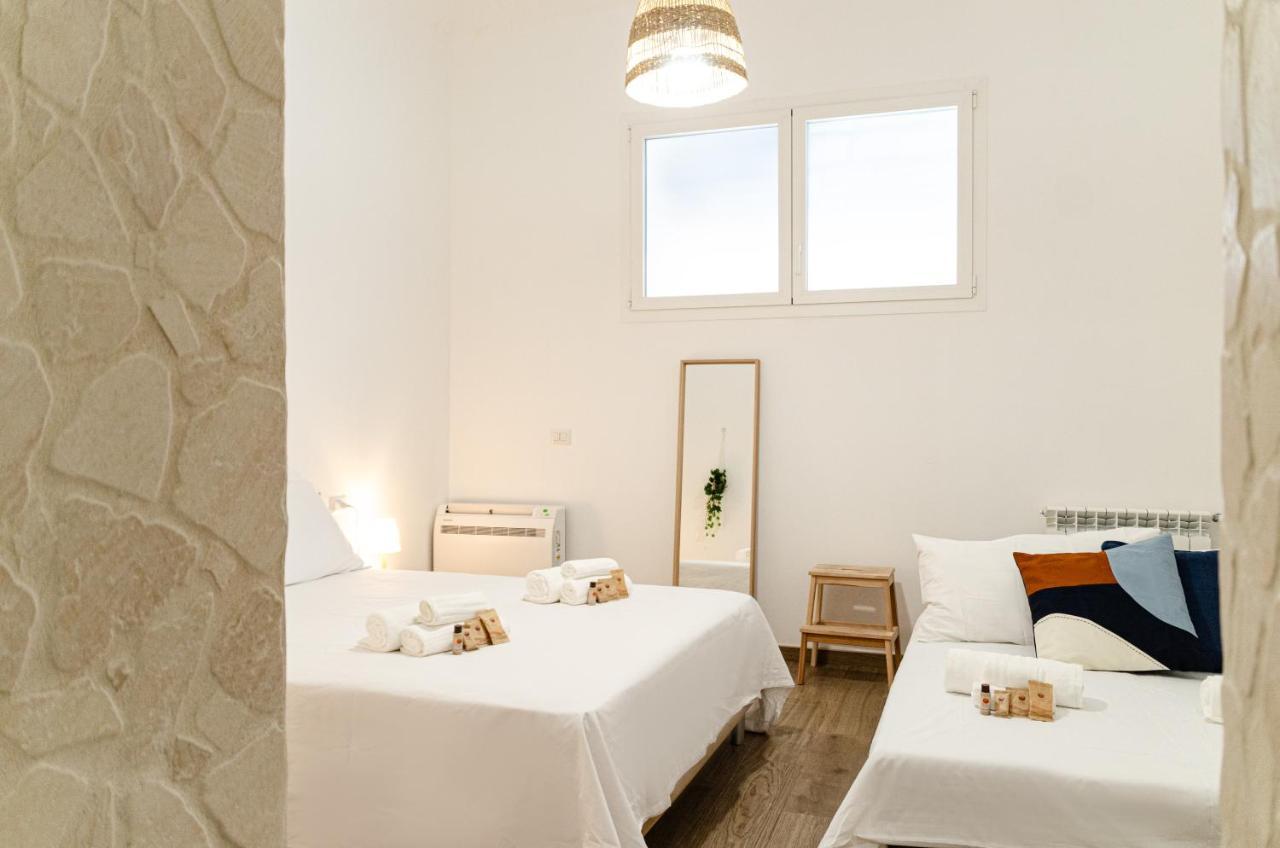 Modern Stone Apartment In The Heart Of Bari Exterior foto
