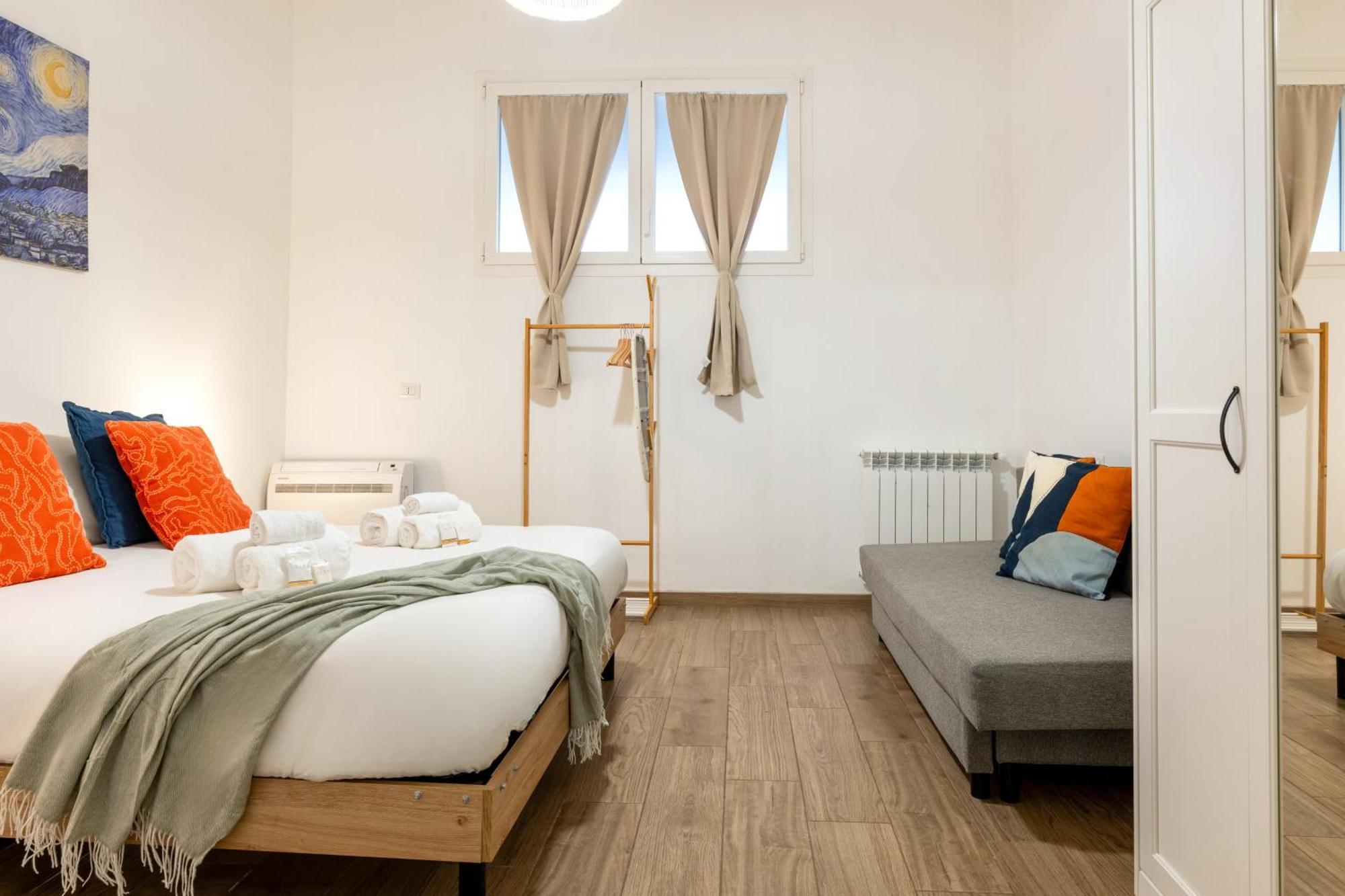 Modern Stone Apartment In The Heart Of Bari Exterior foto