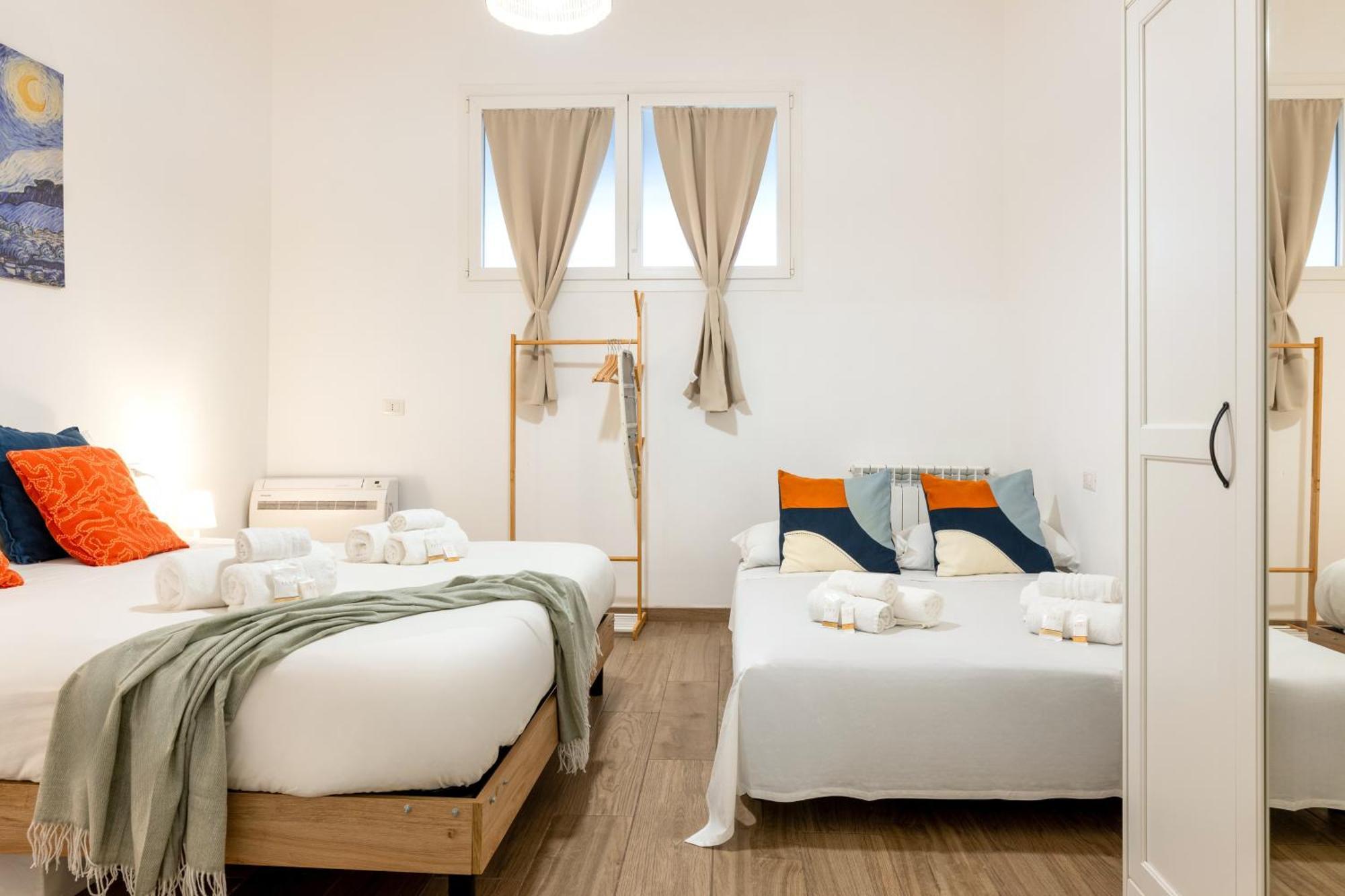 Modern Stone Apartment In The Heart Of Bari Exterior foto